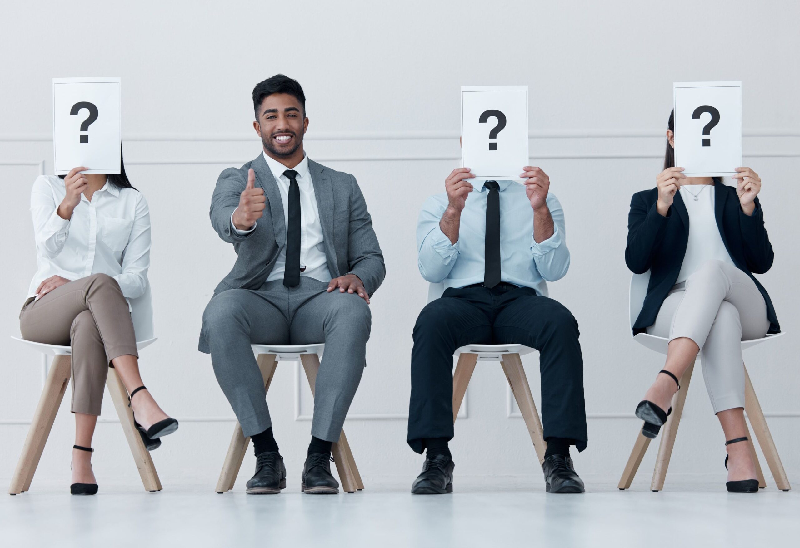 Image of psychotherapists seeking schema therapy training online with questions about the program.